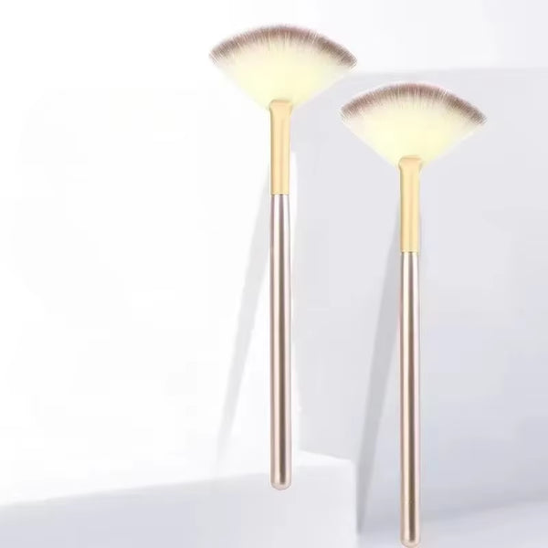 Highlighter Brush Makeup Accessories Cosmetics Fan Shape Makeup Brush Highlighter Makeup Brush Powder Brush