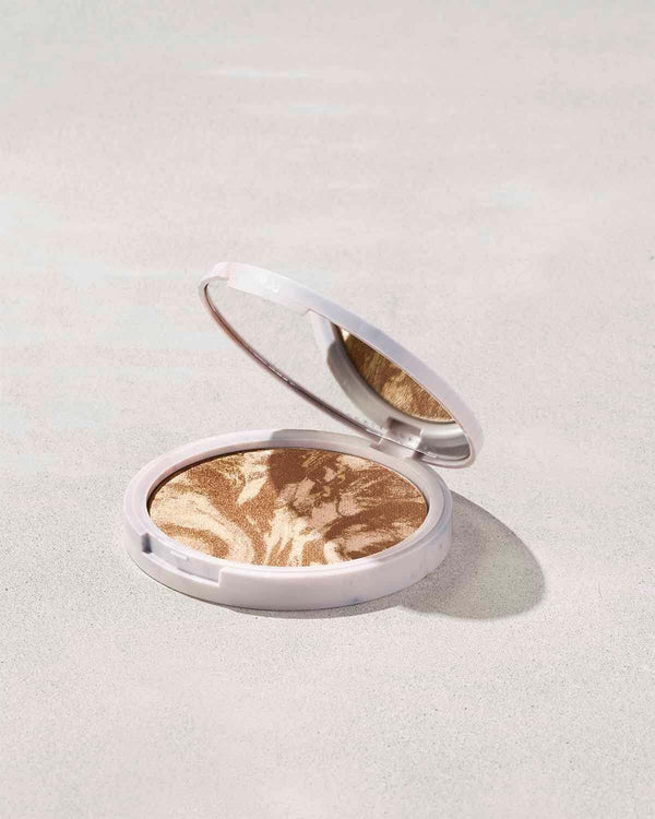 by Rihanna Toast'D Swirl Bronze Shimmer Powder Chocolate Swiller
